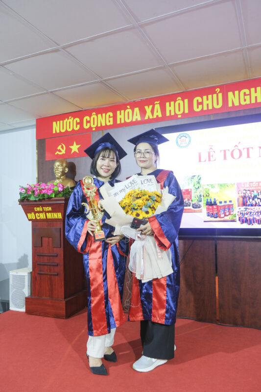 Tốt nghiệp khóa học lớp ngắn hạn