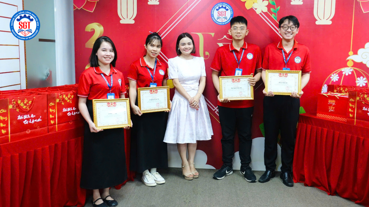 Tổng kết cuối năm 2023 - 2024