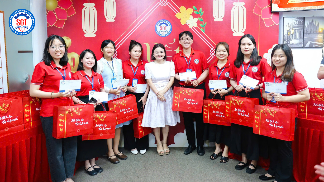 Trường Cao đẳng Công nghệ Sài Gòn Tổng kết cuối năm 2023 - 2024