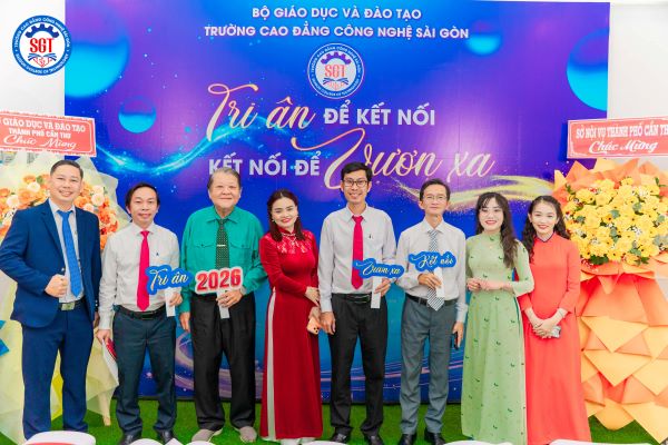 Hình ảnh checkin tran đầy năng lượng tại sự kiện “Tri ân để kết nối - Kết nối để vươn xa”